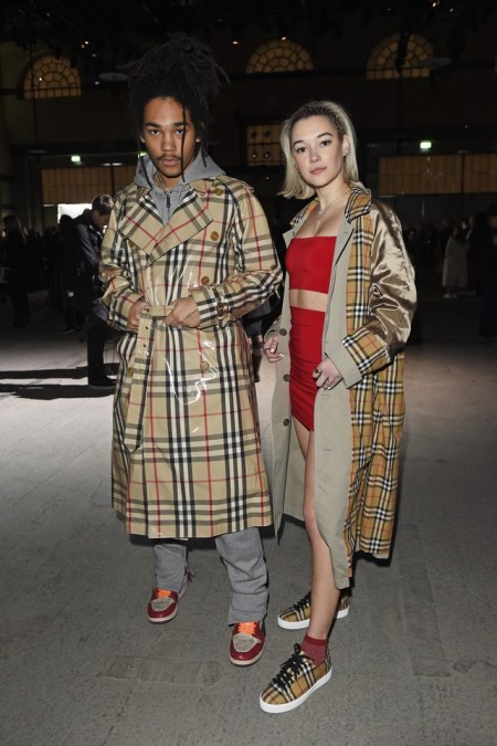 Drabužiai iš „Burberry“