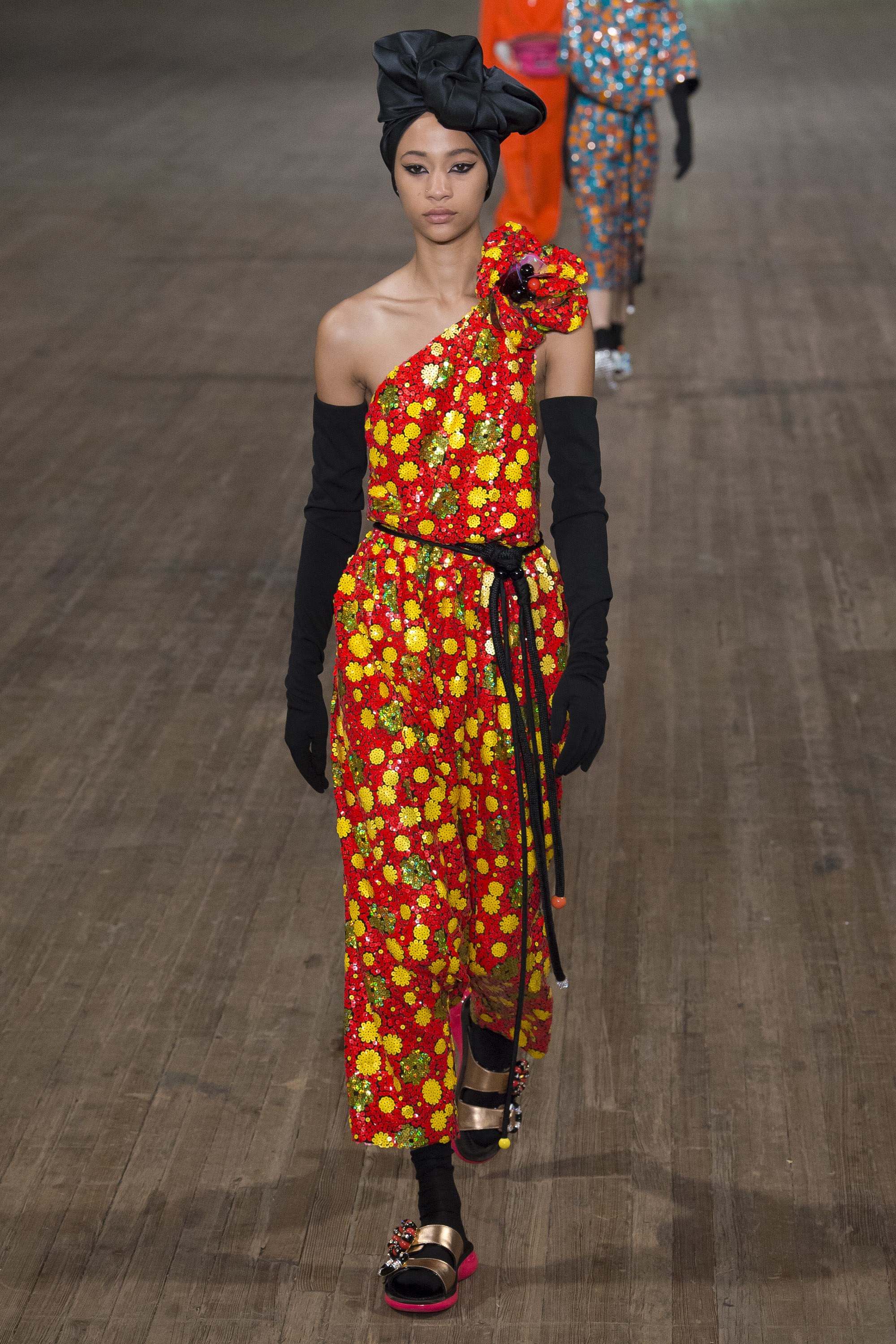 Ryškus Marc Jacobs aprangos derinys