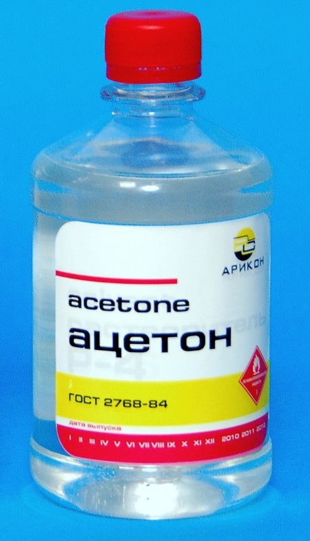 Acetona ajută la îndepărtarea petelor