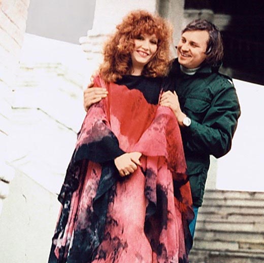 Raudona suknelė