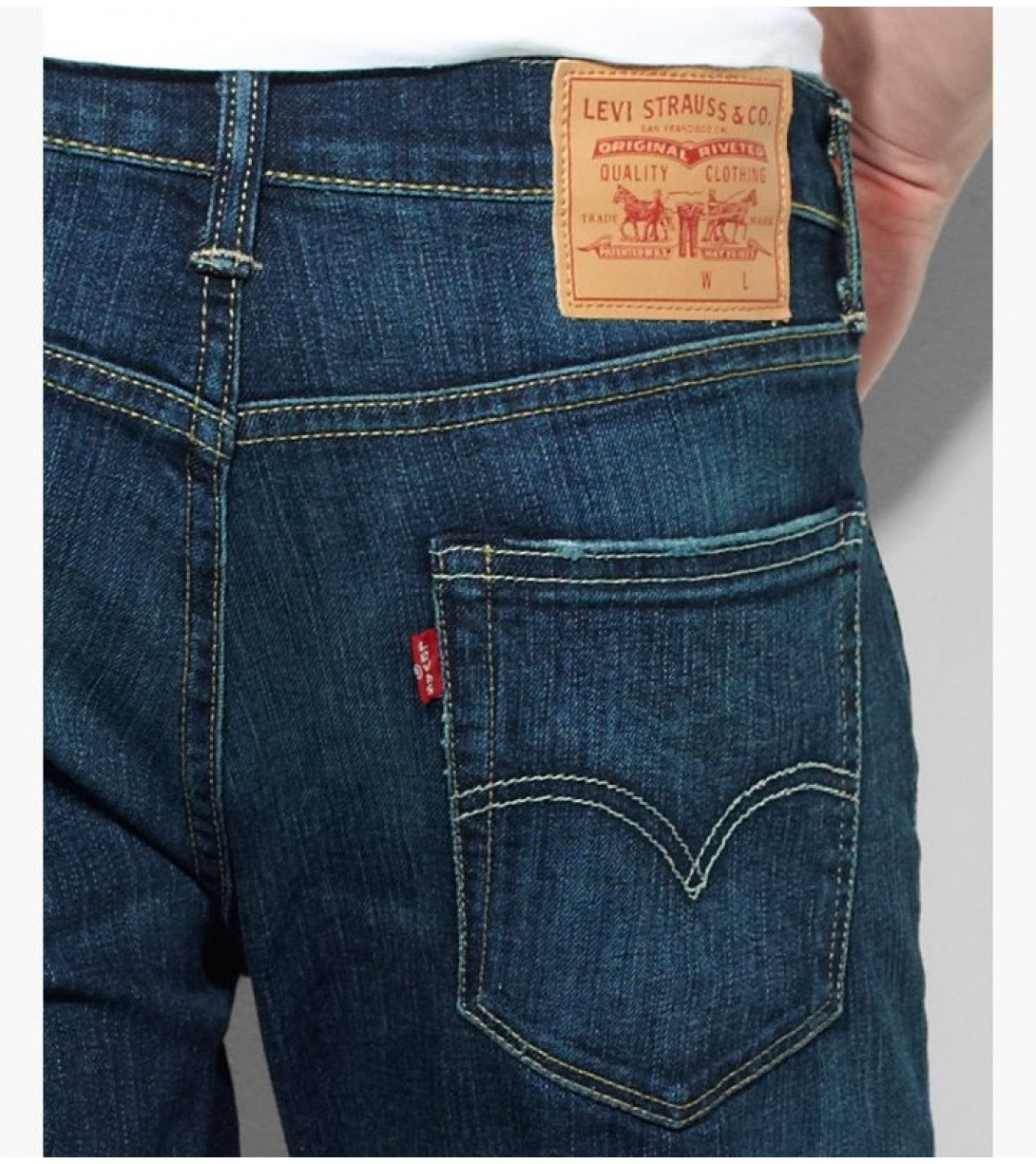 Levi's la modă și stilat