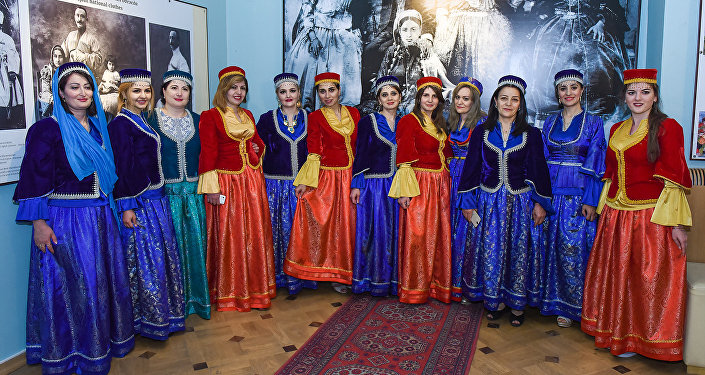 Tradiciniai azerbaidžaniečių drabužiai